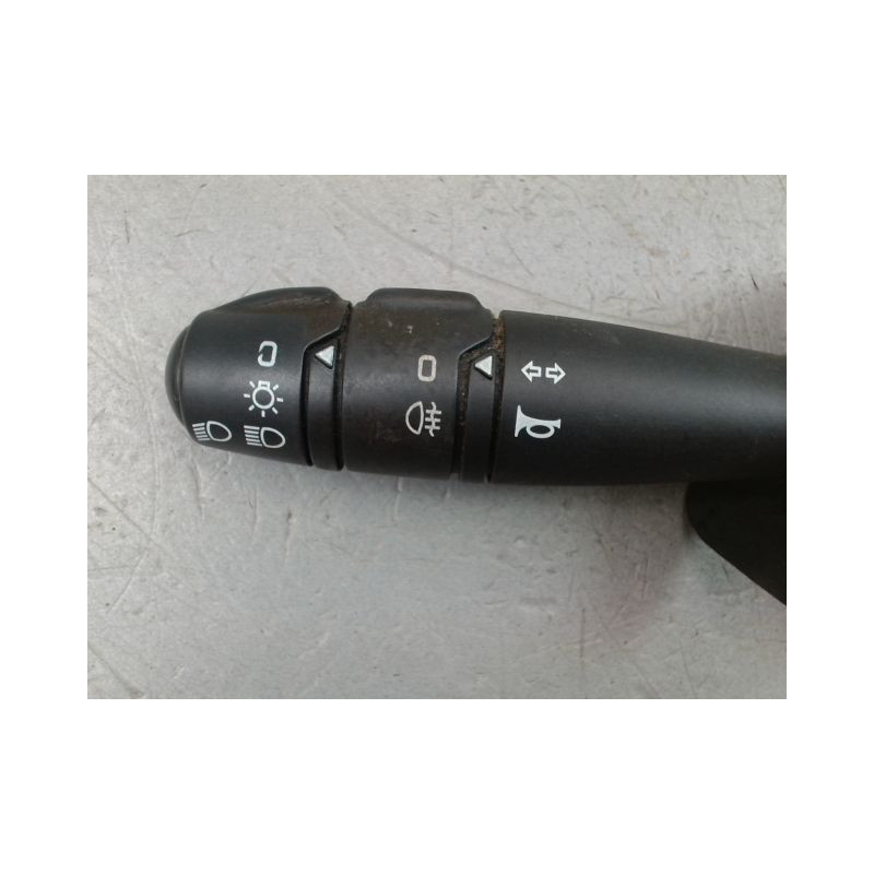COMMANDE ECLAIRAGE DACIA LOGAN MCV I Phase 2 2008-2013