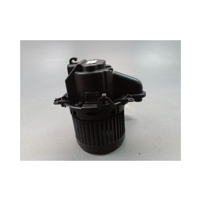 MOTEUR VENTILATEUR CHAUFFAGE RENAULT CLIO IV Phase 1 2012-...