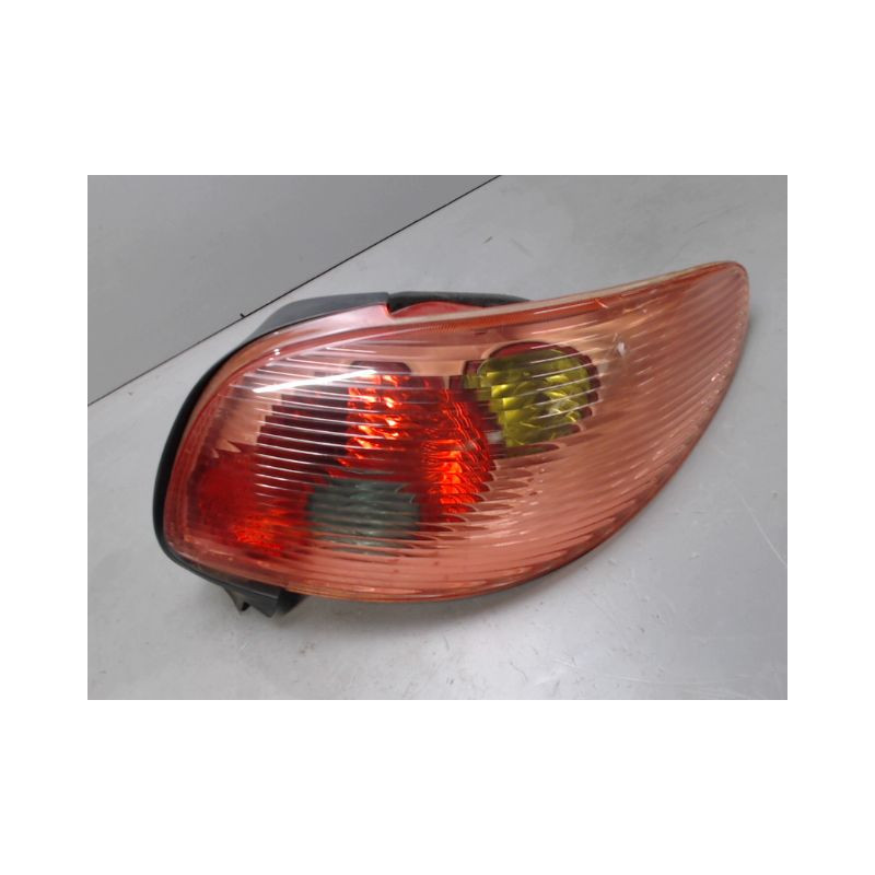 FEU ARRIERE DROIT PEUGEOT 206