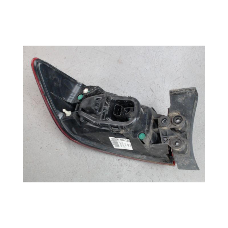 FEU ARRIERE DROIT RENAULT CLIO