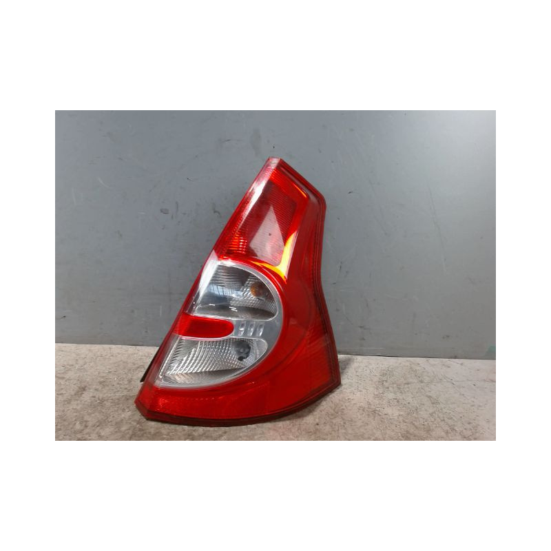 FEU ARRIERE DROIT DACIA SANDERO 2008-