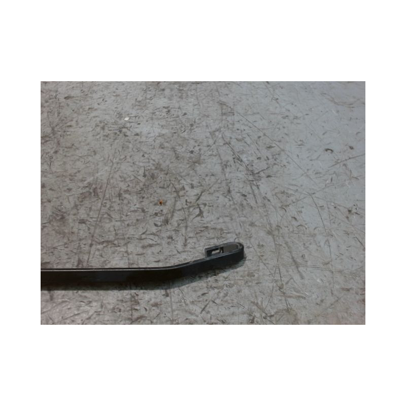 BRAS ESSUIE-GLACE AVANT DROIT DACIA SANDERO 2008-