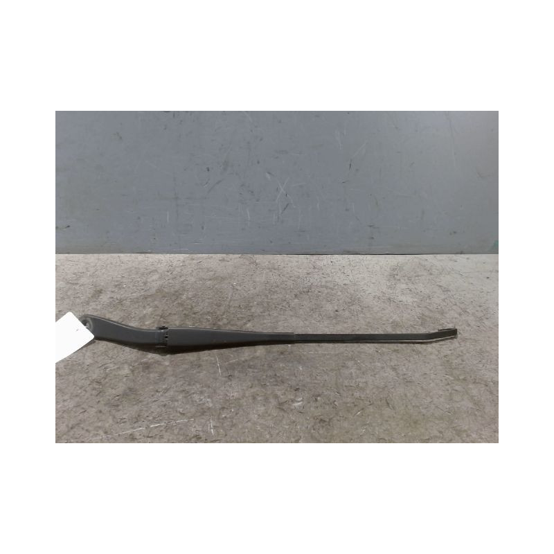 BRAS ESSUIE-GLACE AVANT GAUCHE DACIA SANDERO 2008-
