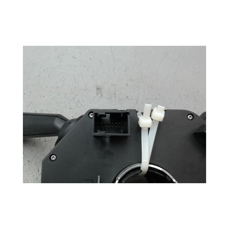 BLOC COMMODOS LANCIA YPSILON 2003-