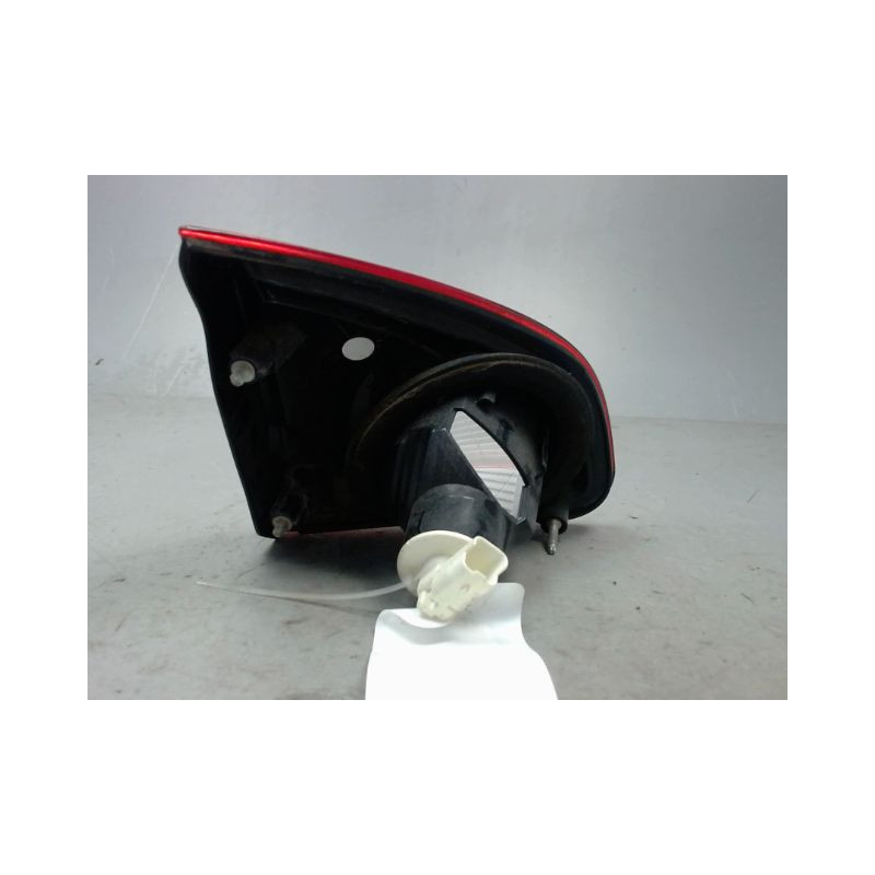 FEU ARRIERE INTERIEUR DROIT NISSAN QASHQAI