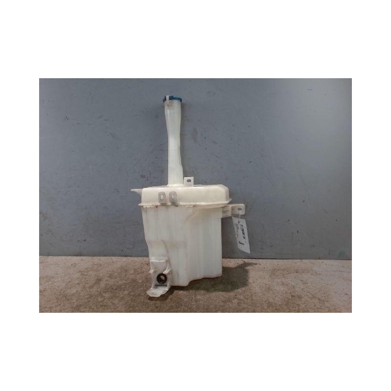 RESERVOIR LAVE-GLACE AVANT KIA CEE-D