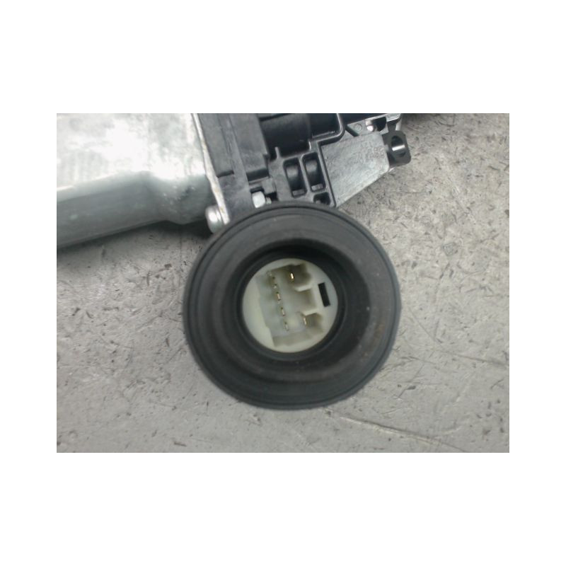 MECANISME+MOTEUR LEVE-GLACE AVANT DROIT SUZUKI SWIFT