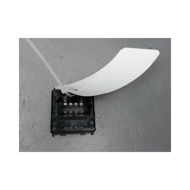 COMMANDE LEVE-GLACE PORTE AVG PEUGEOT 208