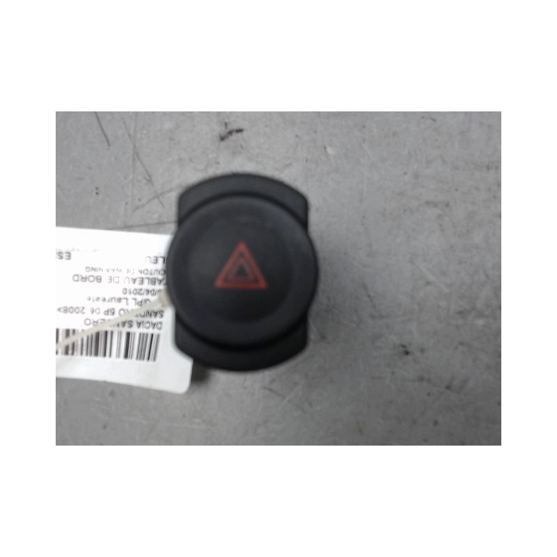 BOUTON DE WARNING DACIA SANDERO 2008-
