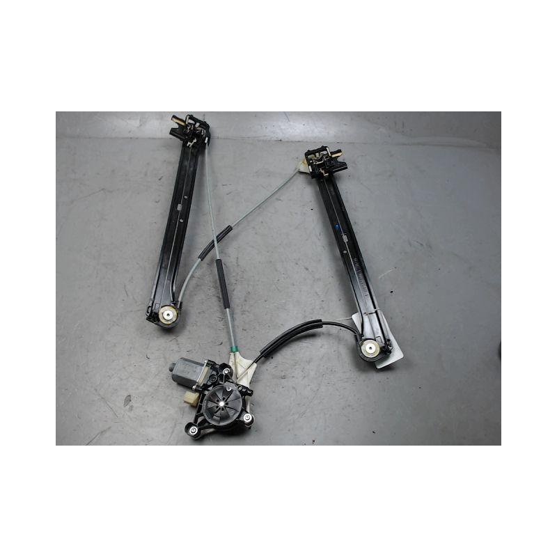 MECANISME+MOTEUR LEVE-GLACE AVANT DROIT AUDI A3 SPORTBACK