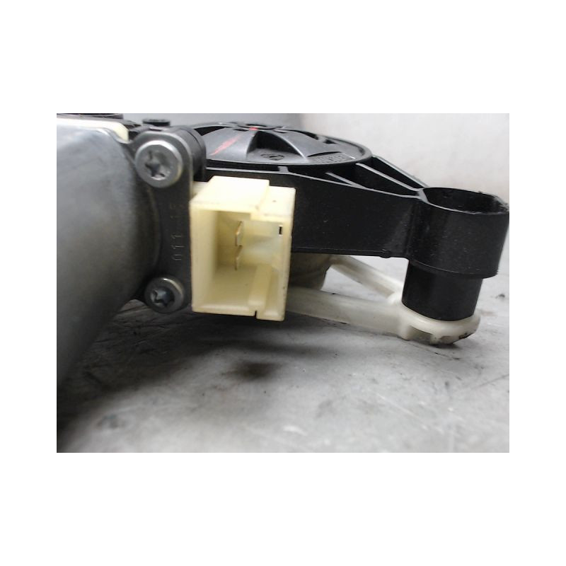 MECANISME+MOTEUR LEVE-GLACE AVANT DROIT AUDI A3 SPORTBACK