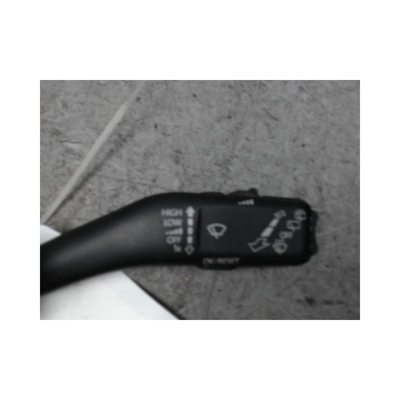 COMMANDE ESSUIE GLACE SEAT LEON 2005-
