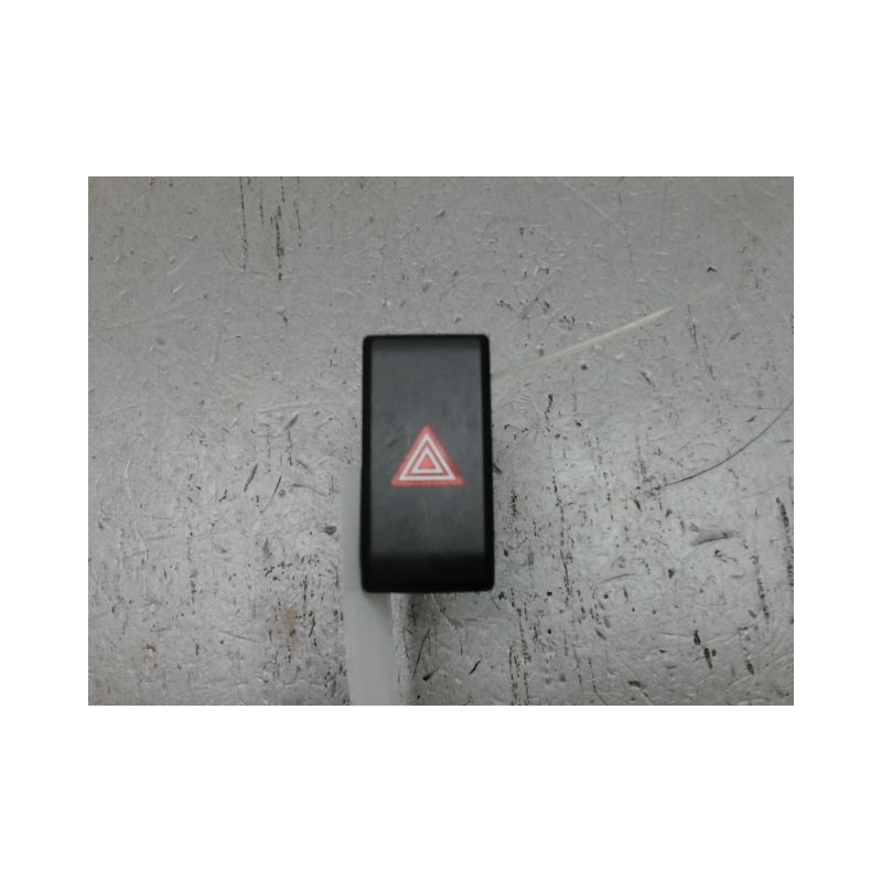 BOUTON DE WARNING KIA PICANTO