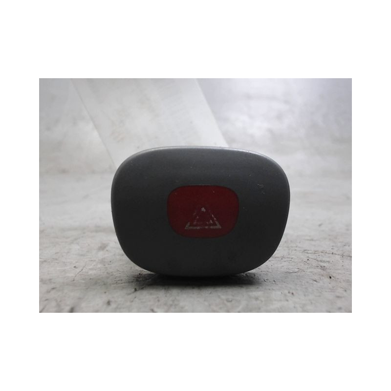 BOUTON DE WARNING RENAULT CLIO II PH.1 98-2001