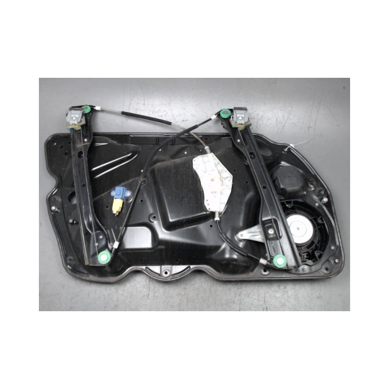 MECANISME+MOTEUR LEVE-GLACE AVANT DROIT VOLKSWAGEN PASSAT SW 2005-