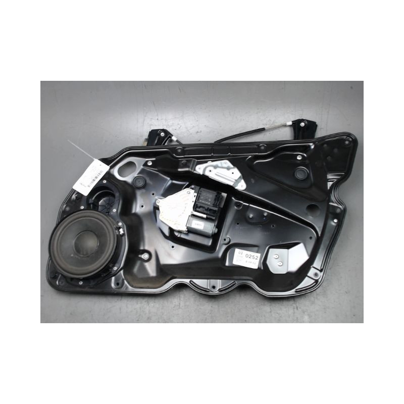 MECANISME+MOTEUR LEVE-GLACE AVANT DROIT VOLKSWAGEN PASSAT SW 2005-