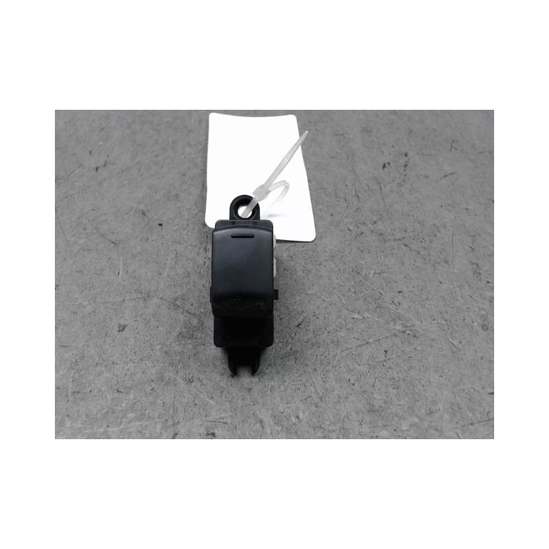 COMMANDE LEVE-GLACE PORTE AVD NISSAN MICRA
