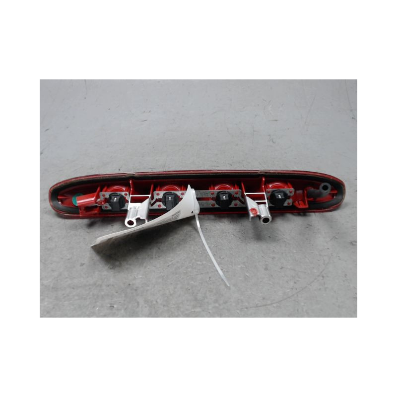 FEUX STOP SUPPLEMENTAIRE PEUGEOT 208