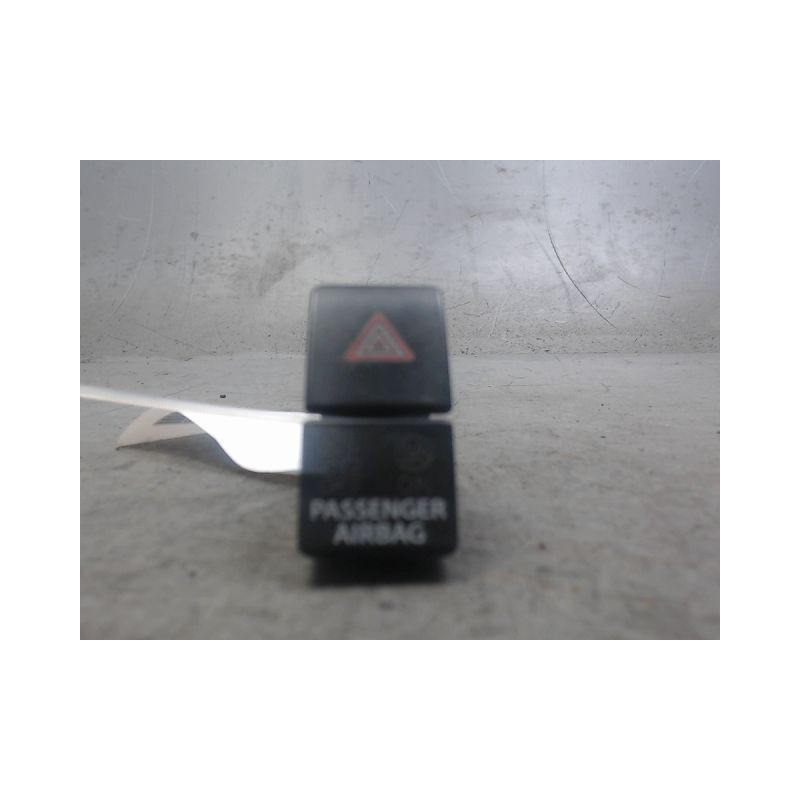 BOUTON DE WARNING SUZUKI CELERIO