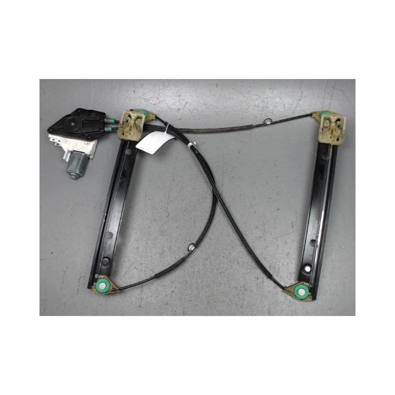 MECANISME+MOTEUR LEVE-GLACE AVANT GAUCHE AUDI A1