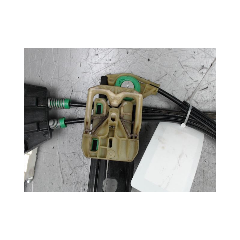 MECANISME+MOTEUR LEVE-GLACE AVANT GAUCHE AUDI A1