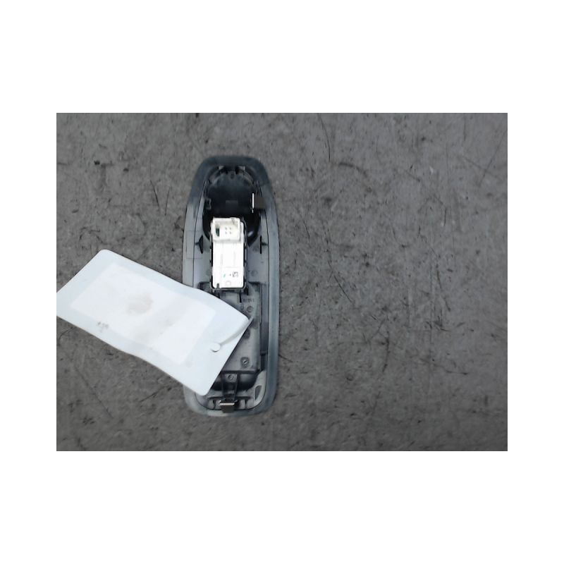 COMMANDE LEVE-GLACE PORTE AVD PEUGEOT 208