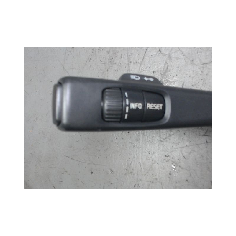 COMMANDE CLIGNOTANT VOLVO C30