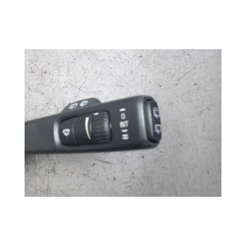 COMMANDE CLIGNOTANT VOLVO C30
