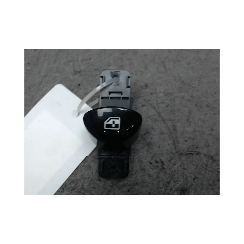 COMMANDE LEVE-GLACE PORTE AVD FIAT 500