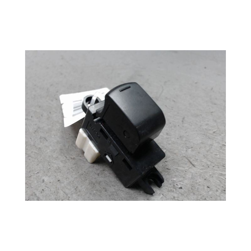 COMMANDE LEVE-GLACE PORTE AVD NISSAN NOTE