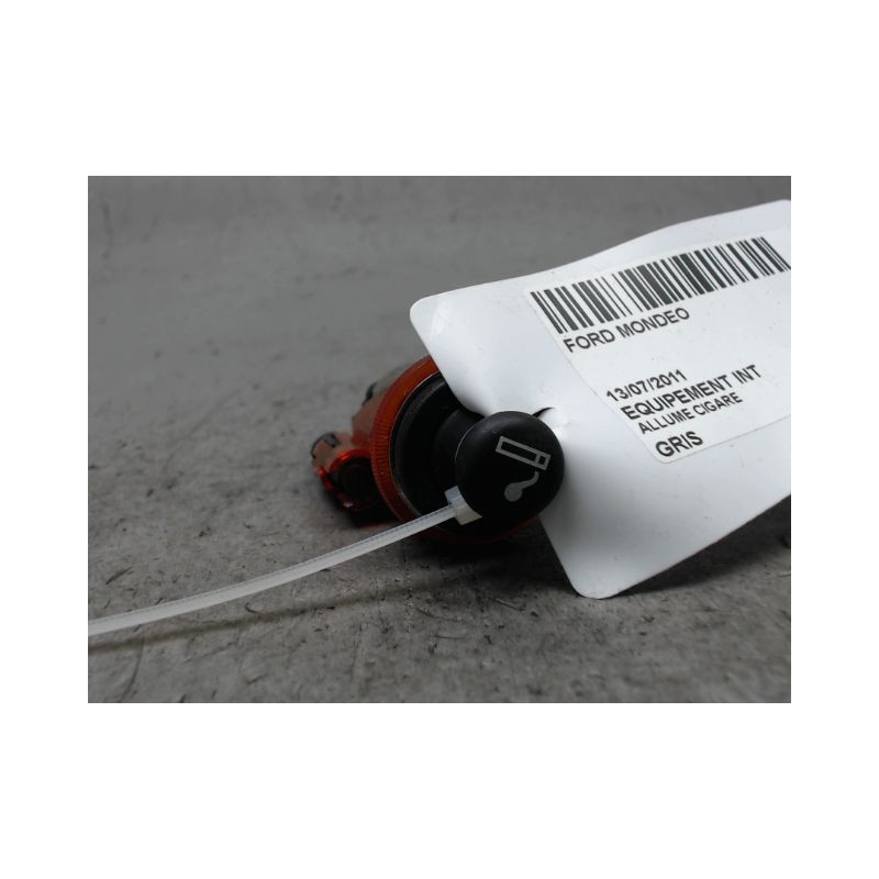 ALLUME CIGARE FORD MONDEO