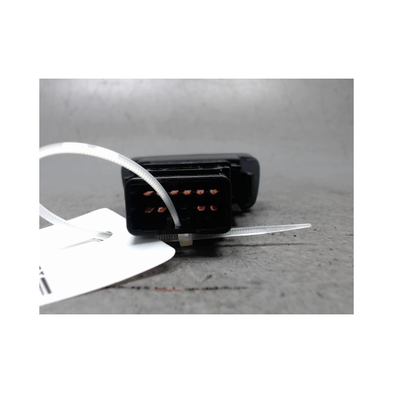 BOUTON DE WARNING KIA PICANTO