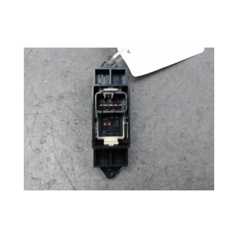 COMMANDE LEVE-GLACE PORTE ARD PEUGEOT ION