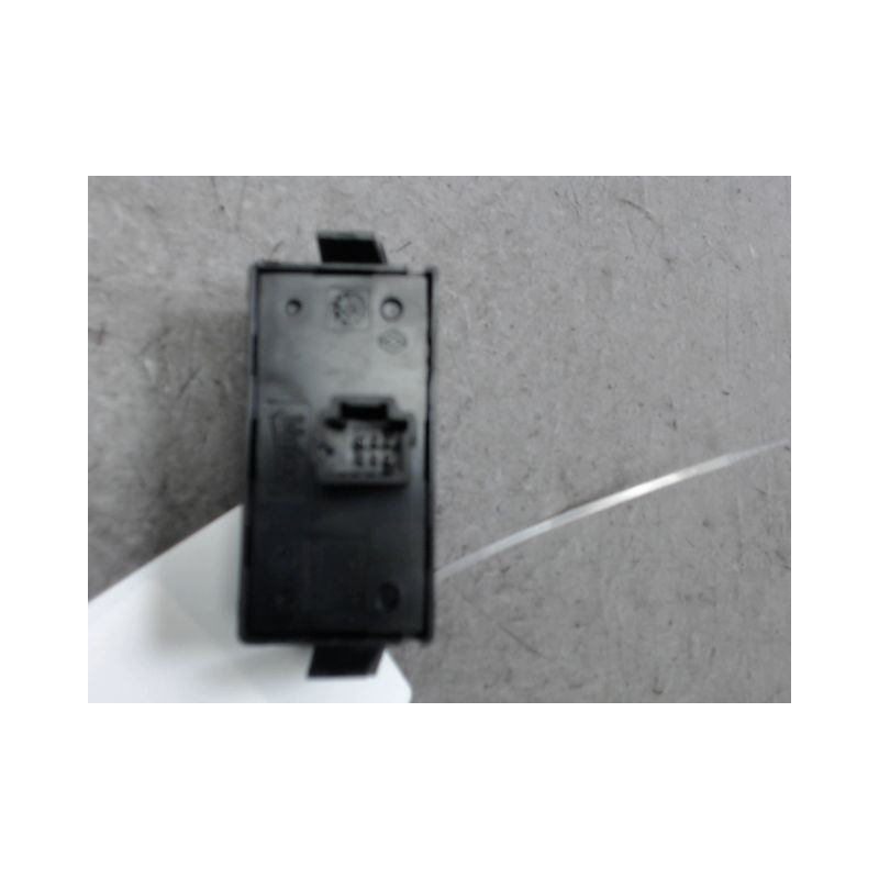 BOUTON DE WARNING RENAULT KANGOO