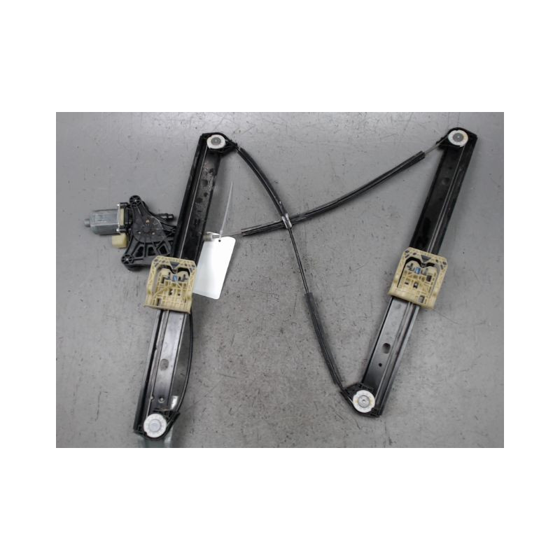 MECANISME+MOTEUR LEVE-GLACE AVANT GAUCHE AUDI Q3