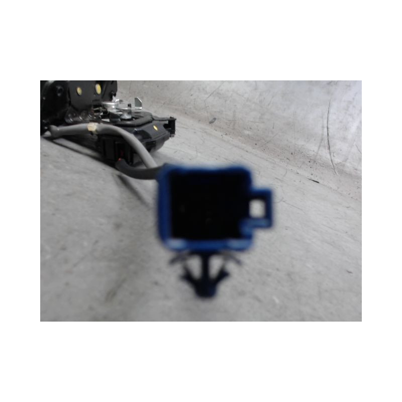 SERRURE HAYON  TOYOTA COROLLA VERSO 2004-2007