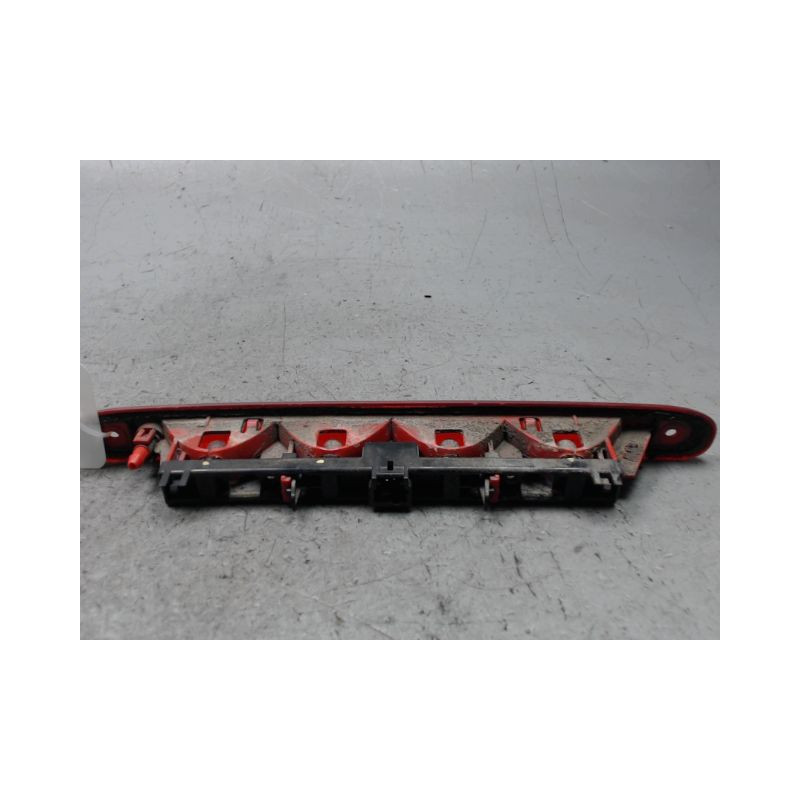FEUX STOP SUPPLEMENTAIRE TOYOTA AYGO 5P