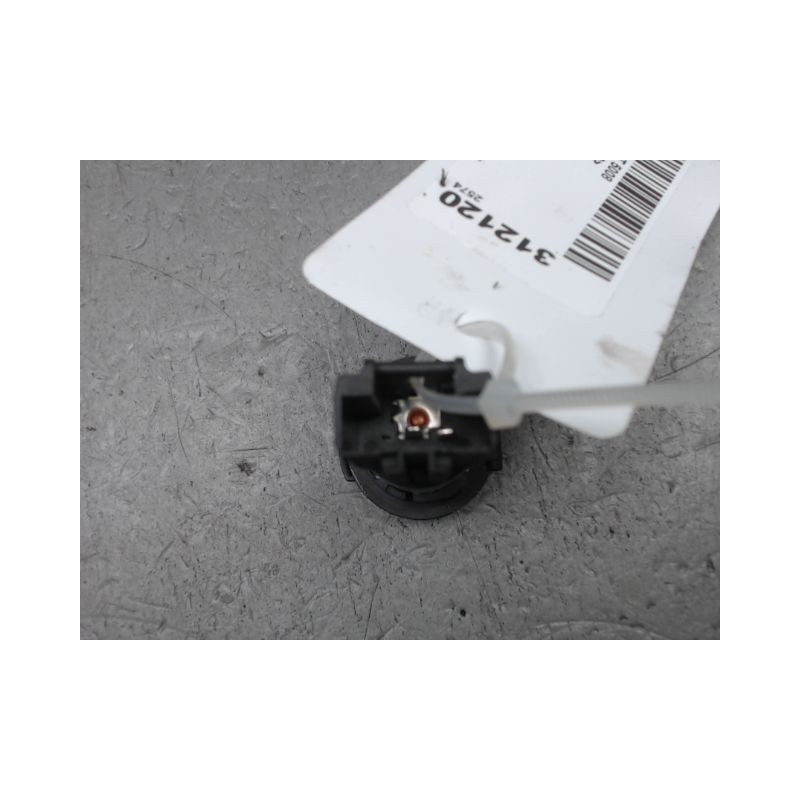 PRISE 12V AV PEUGEOT 5008 2009-