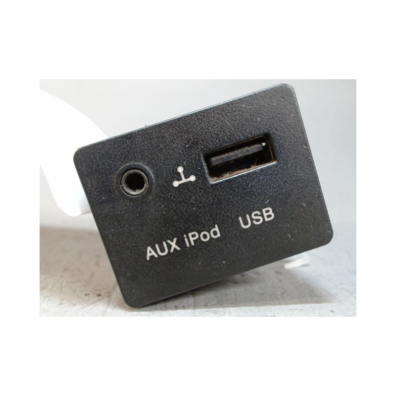 PORT USB/AUX KIA CEE-D