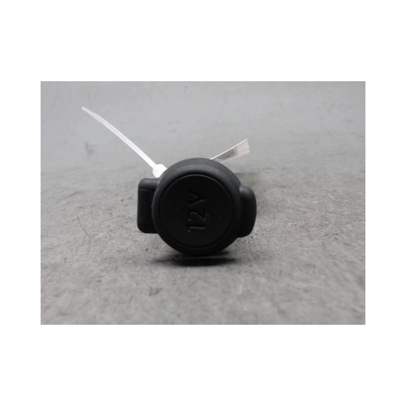 PRISE 12V AV PEUGEOT 208