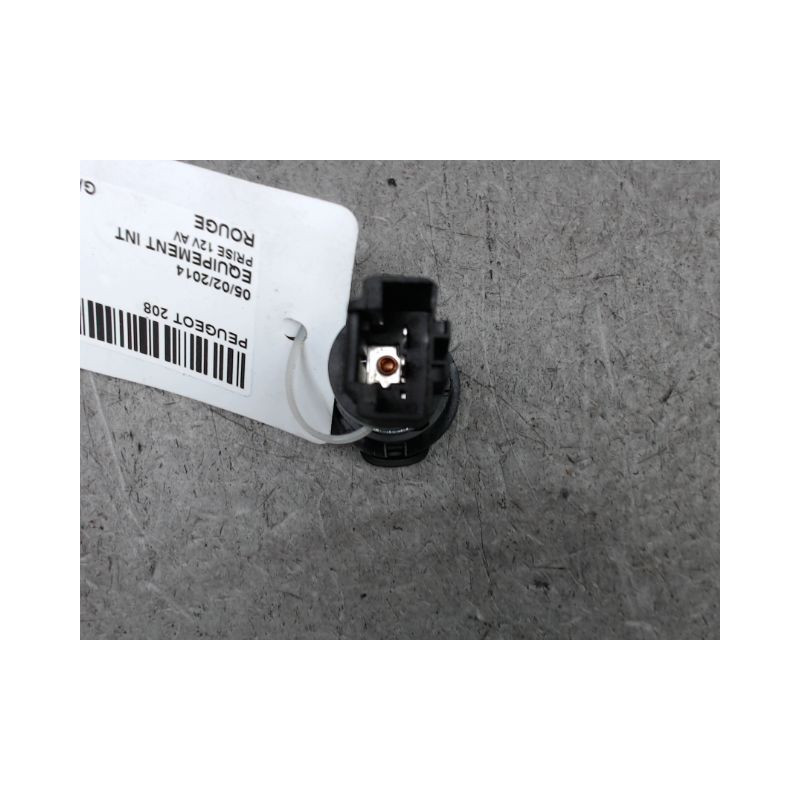 PRISE 12V AV PEUGEOT 208