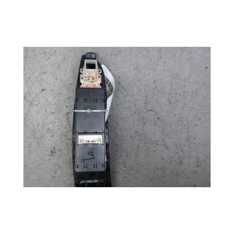 COMMANDE LEVE-GLACE PORTE AVG HYUNDAI I20