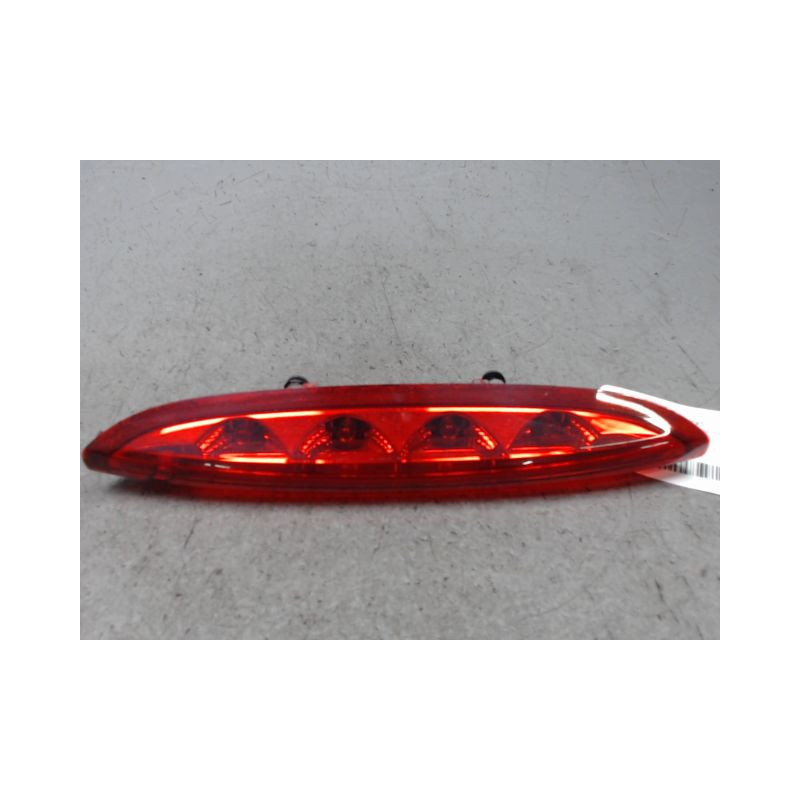 FEUX STOP SUPPLEMENTAIRE PEUGEOT 208