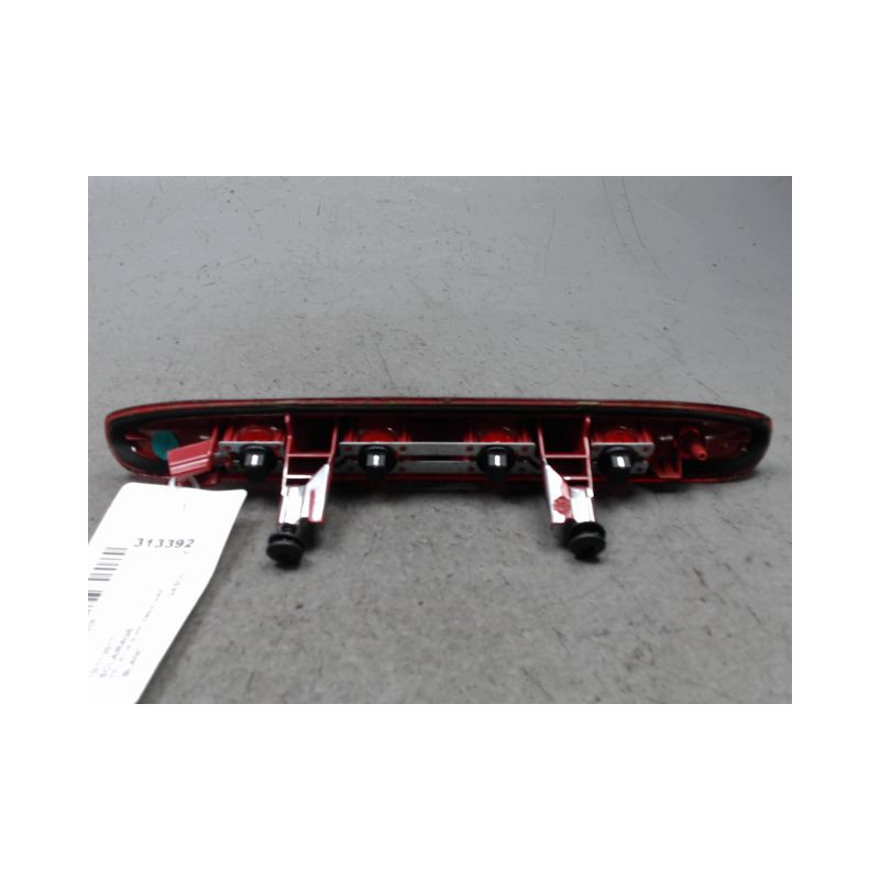 FEUX STOP SUPPLEMENTAIRE PEUGEOT 208
