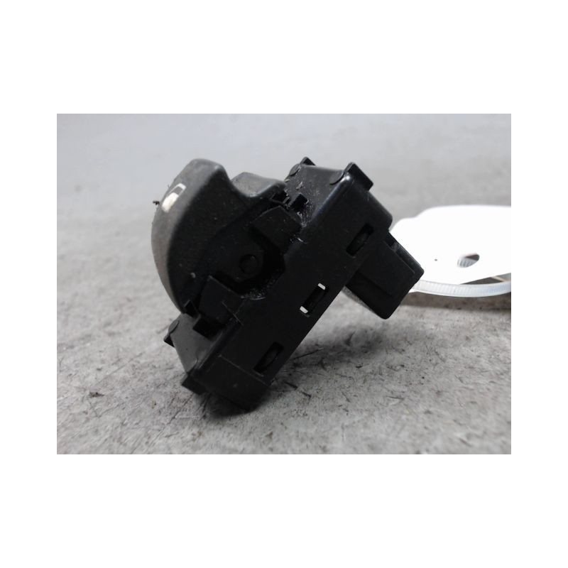 COMMANDE LEVE-GLACE PORTE AVG PEUGEOT PARTNER TEPEE 2008-