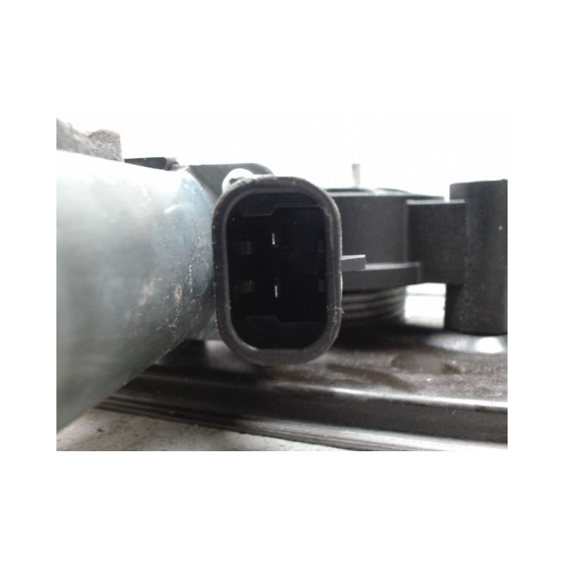 MECANISME+MOTEUR LEVE-GLACE AVANT DROIT FIAT PUNTO