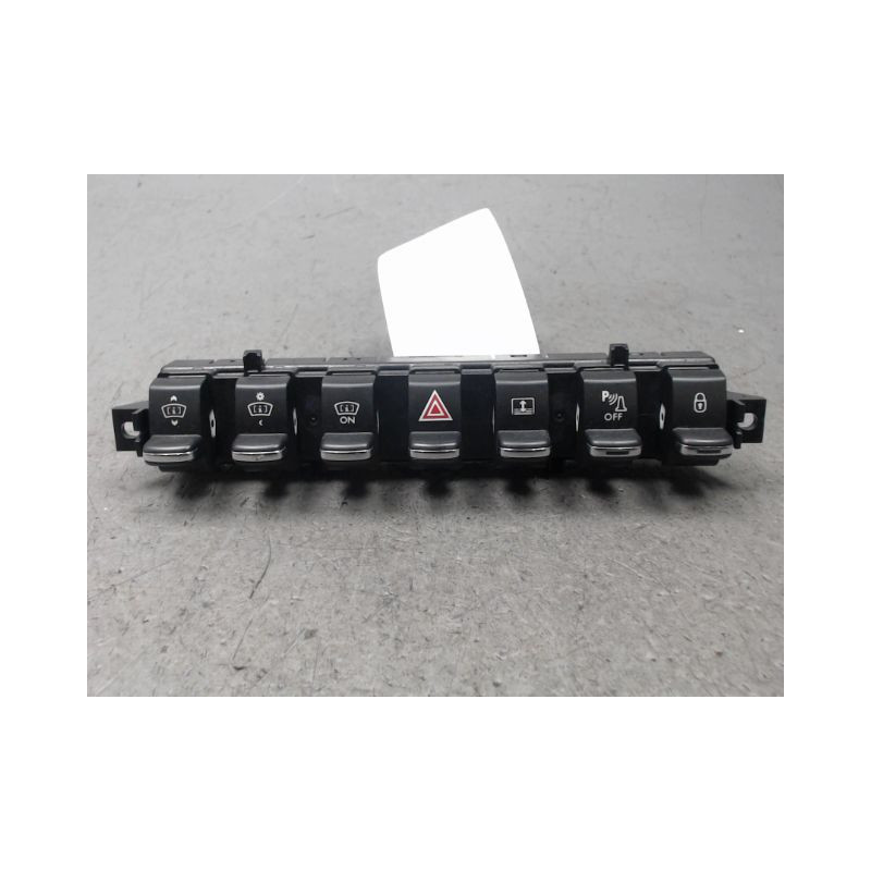 BOUTON DE WARNING PEUGEOT 3008
