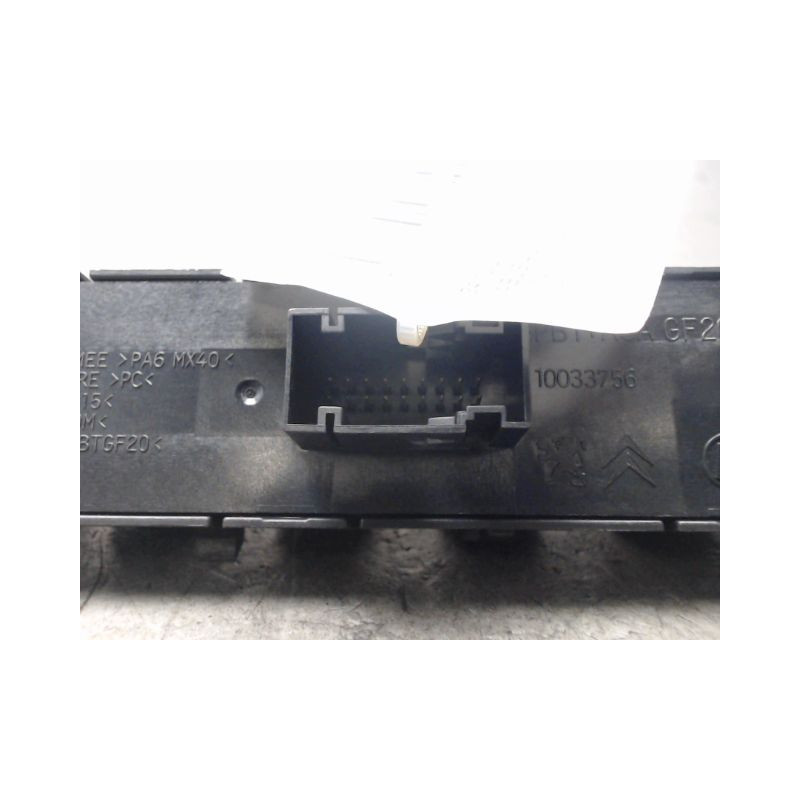 BOUTON DE WARNING PEUGEOT 3008