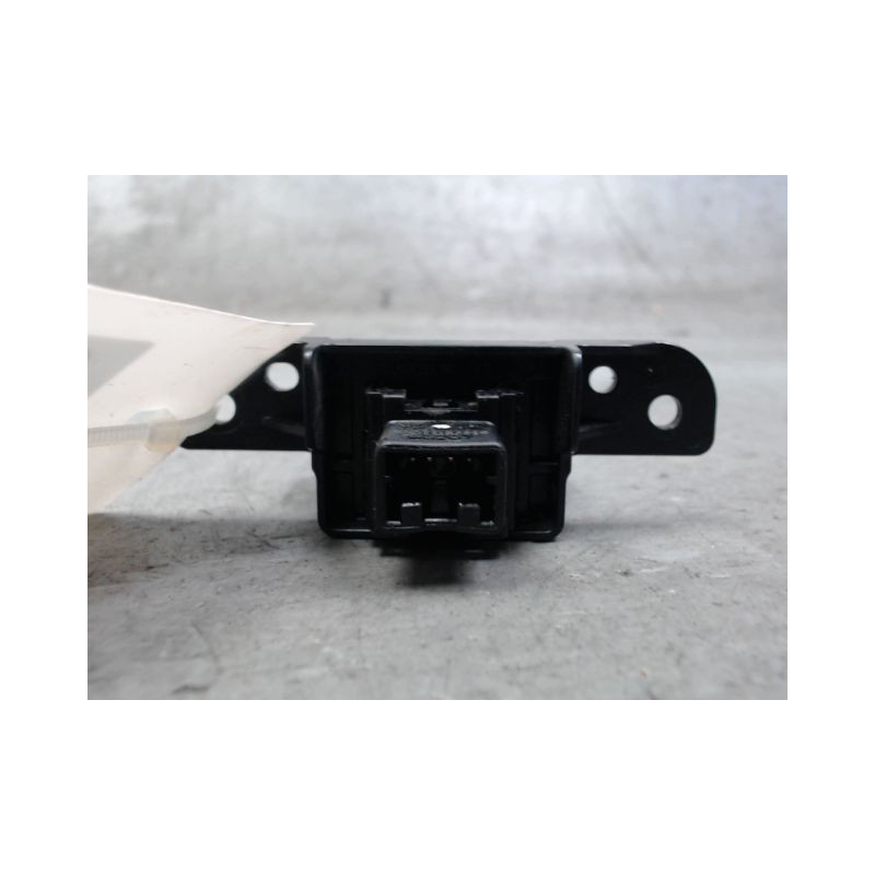 BOUTON DE WARNING NISSAN PULSAR