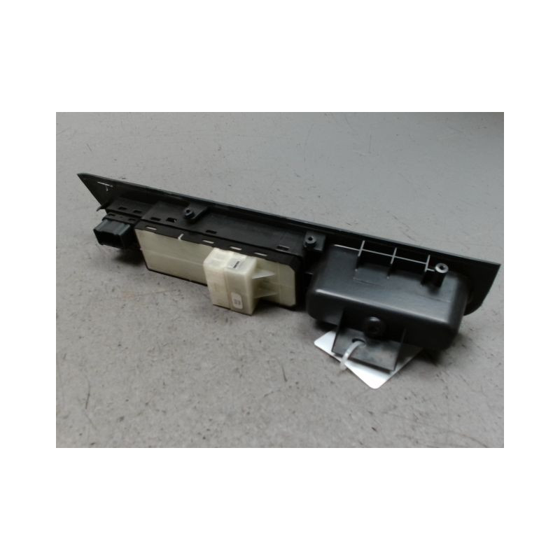 COMMANDE LEVE-GLACE PORTE AVG SUZUKI SWIFT